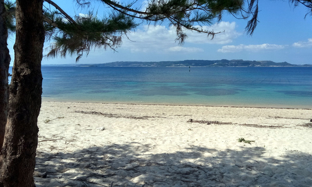 久高から本島small.jpg